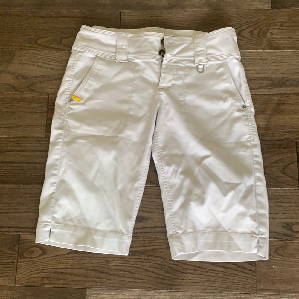 Lolë Bermuda shorts women’s size 4